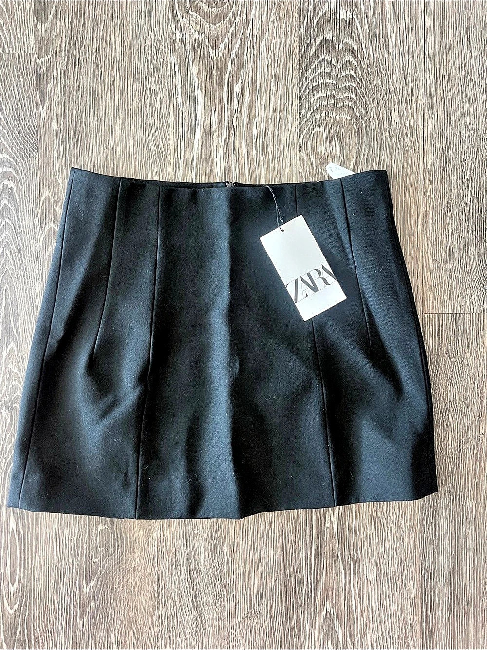 Zara Mini Skirt with Seams Pleated Black Medium